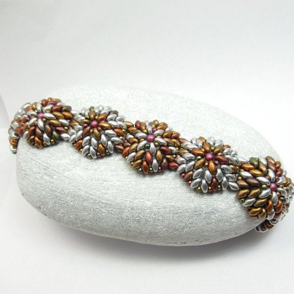 Hand woven Metallic Medallion bracelet - Picture 3 of 9